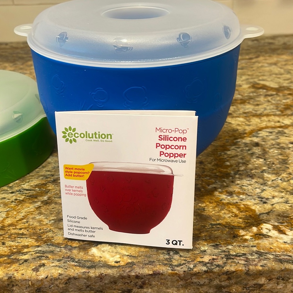 Evolution (2) micro pop silicone popcorn poppers includes both